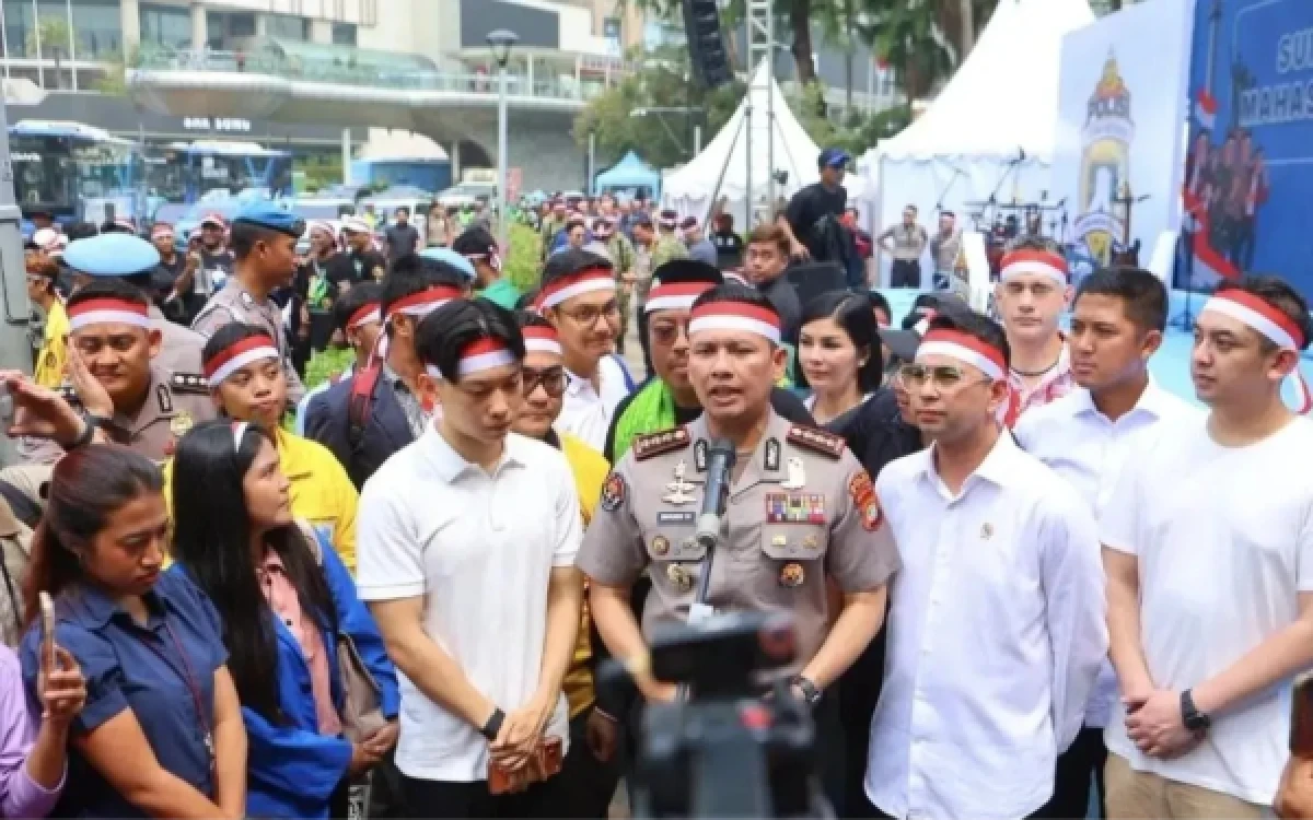 Thumbnail Berita - Raffi Ahmad Bantah Terlibat dalam Deklarasi Mahasiswa Bayaran di Bundaran HI