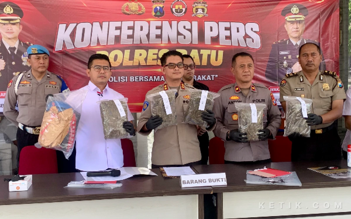 Thumbnail Berita - Bongkar Jaringan Pengedar Ganja Lintas Pulau, Polres Batu Nyatakan Perang Lawan Narkoba