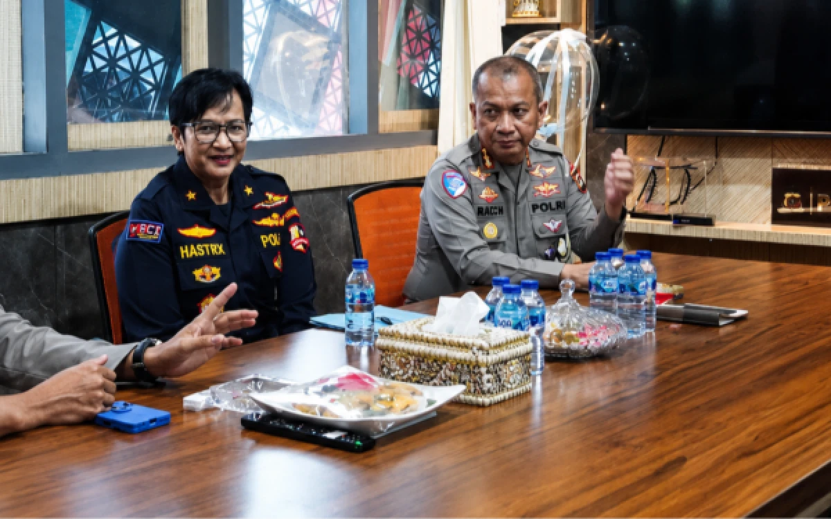 Thumbnail Berita - Kakak Beradik Jenderal Polri Ambil Peran Penting di Balik Pengungkapan Tragedi Bus ALS