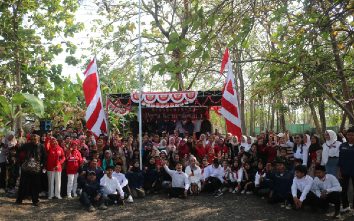 Foto Kegiatan peringatan HUT Kemerdekaan RI ke-81 di Perkebunan Benowo, Tegal gang 8, Surabaya, Pada Senin, 17 Agustus 2026. (Foto: Dokumentasi Karang Taruna Benowo Surabaya for Ketik.com)
