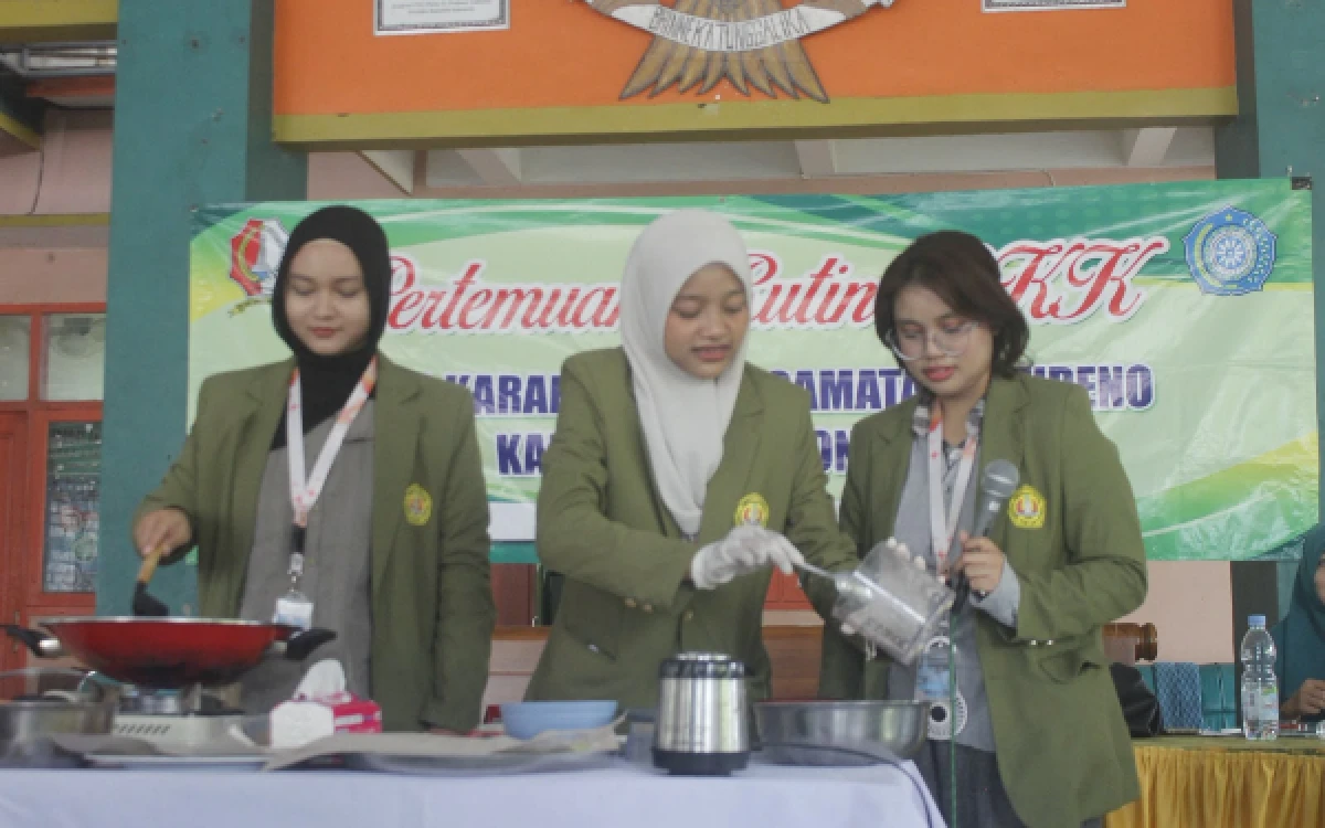 Thumbnail Berita - Mahasiswa KKN UPN "Veteran" Jatim Dorong Inovasi Olahan Lele di Desa Karangdayu Bojonegoro