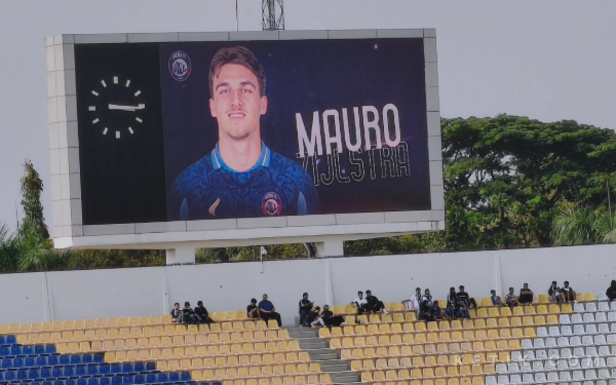 Thumbnail Berita - Arema FC Tambah Amunisi di Lini Depan, Pinjam Mauro Zijlstra dari Persija Jakarta