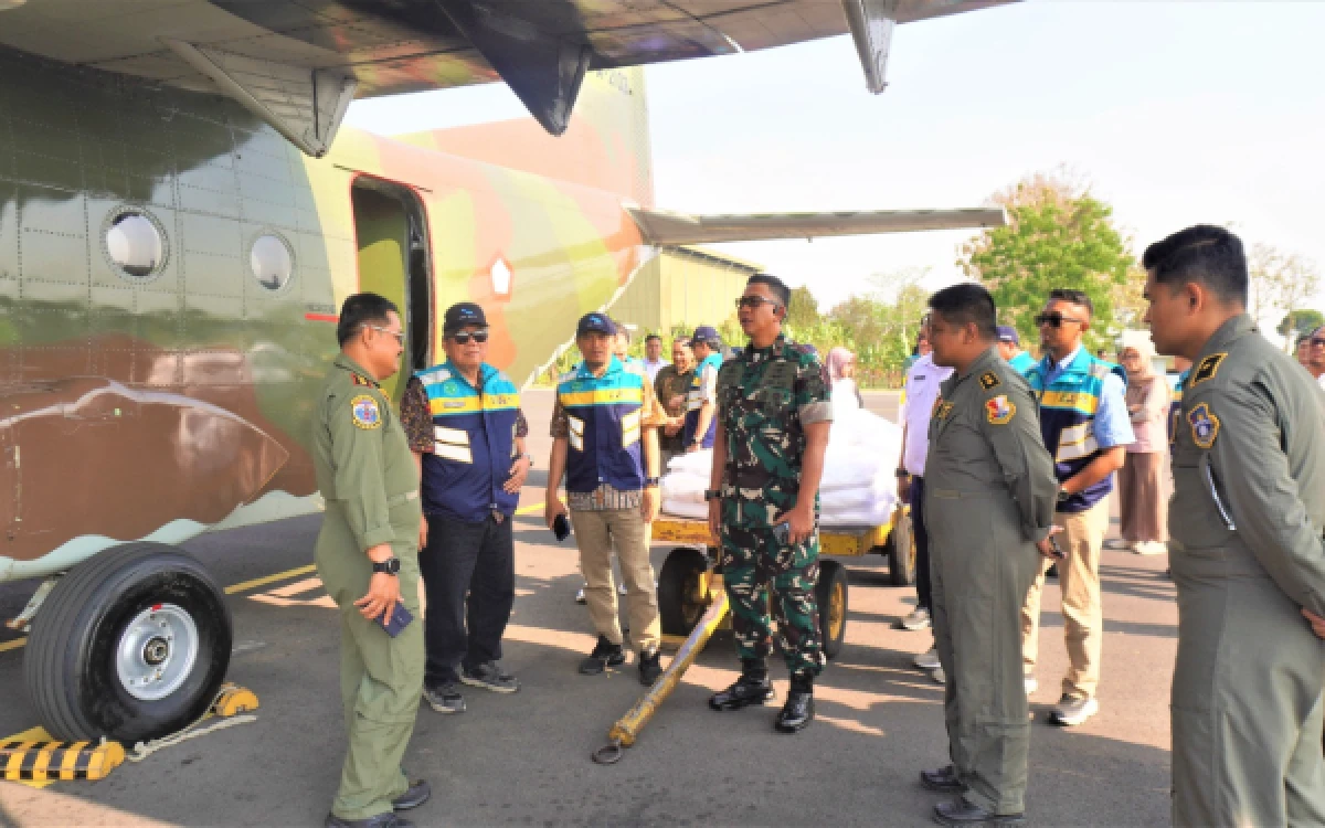 Thumbnail Berita - Pacu Hujan di Malang, 800 Kg Garam Disemai ke Awan