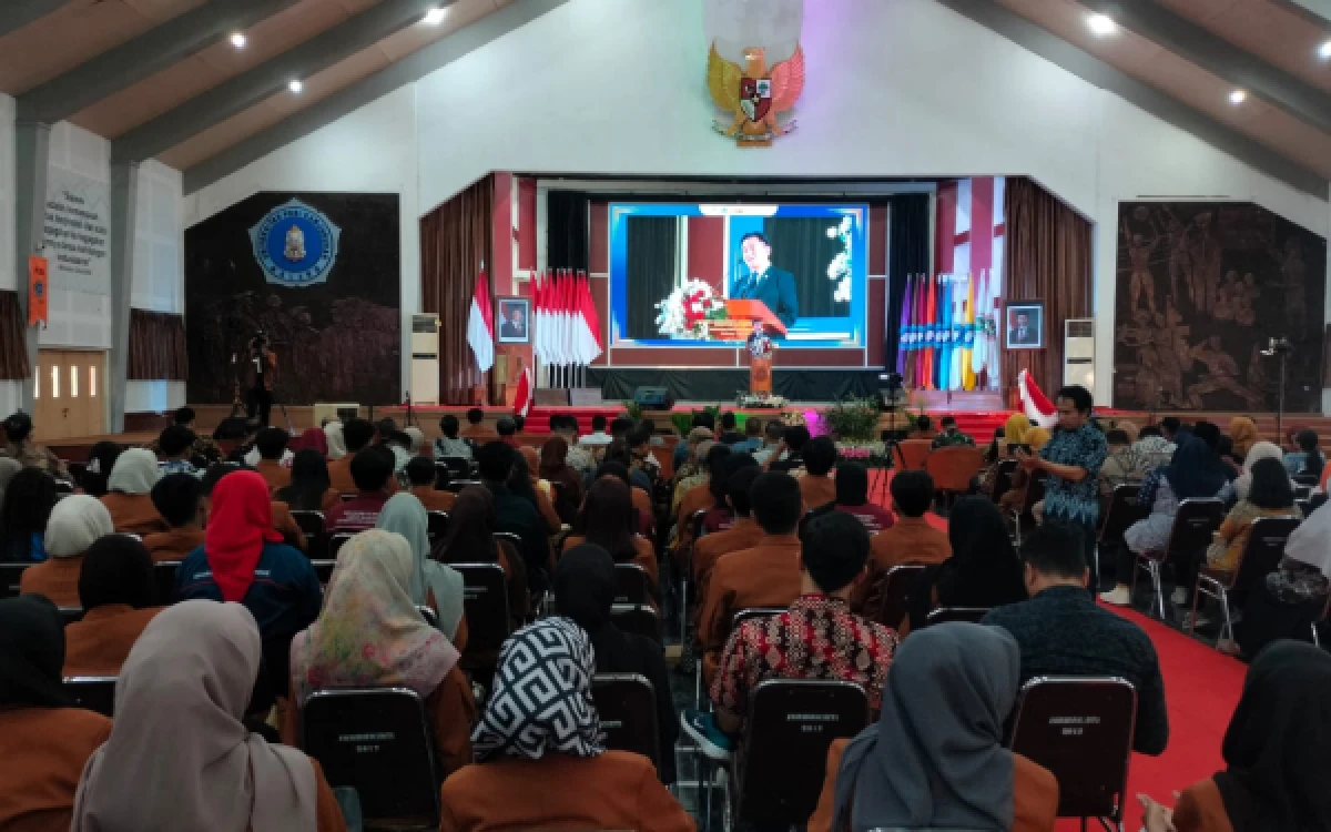 Thumbnail Berita - Menko Yusril di Unikama: Demokrasi Indonesia Lahir dari Nilai-Nilai Kearifan Lokal