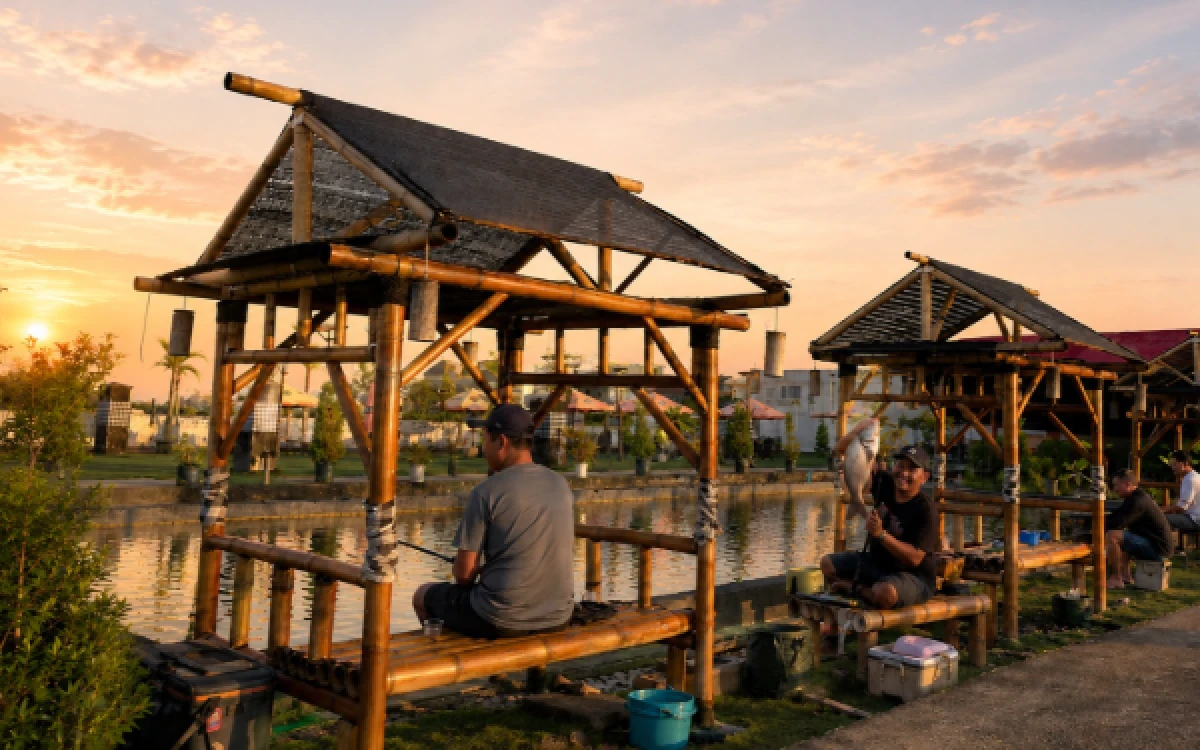 Thumbnail Berita - Sensasi Memancing di Atas Awan, Swiss-Belinn Malang Hadirkan Fish & Fun di Rooftop Hotel