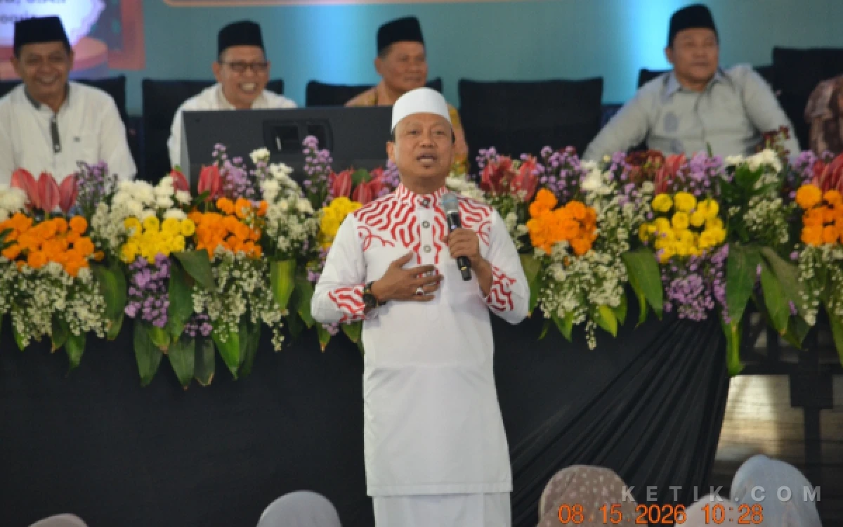 Thumbnail Berita - Bupati Subandi Hadiri Pengajian Akbar Ustad Das'ad Latif, Ajak Guyub Rukun Bangun Sidoarjo