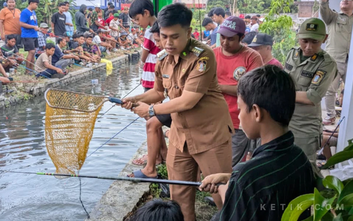 Mancing Bareng Mas Wali Series 3 Diserbu Warga, 120 Kilogram Lele Ditebar di Plosokerep