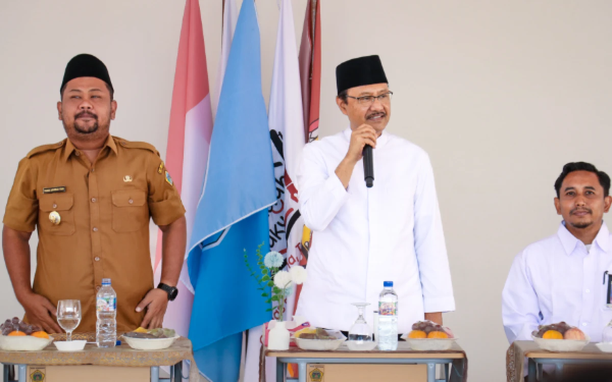 Thumbnail Berita - Kunjungi Sekolah Rakyat di Gresik, Mensos Gus Ipul Beberkan Peran Taruna Bhakti