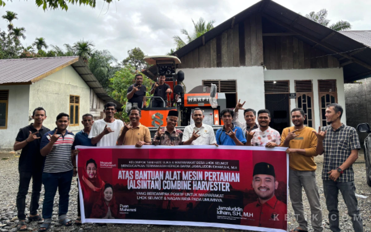 Thumbnail Berita - Jamaluddin Idham Mulai Salurkan Bantuan Alsintan, Mulai Combine Harvester hingga Traktor