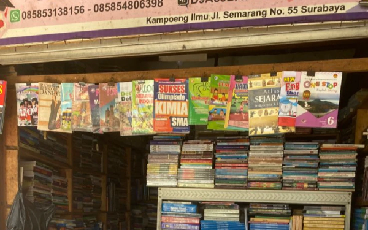 Thumbnail Berita - Mengenal Kampung Ilmu Surabaya, “Surga” Buku Bekas hingga Koleksi Lawas