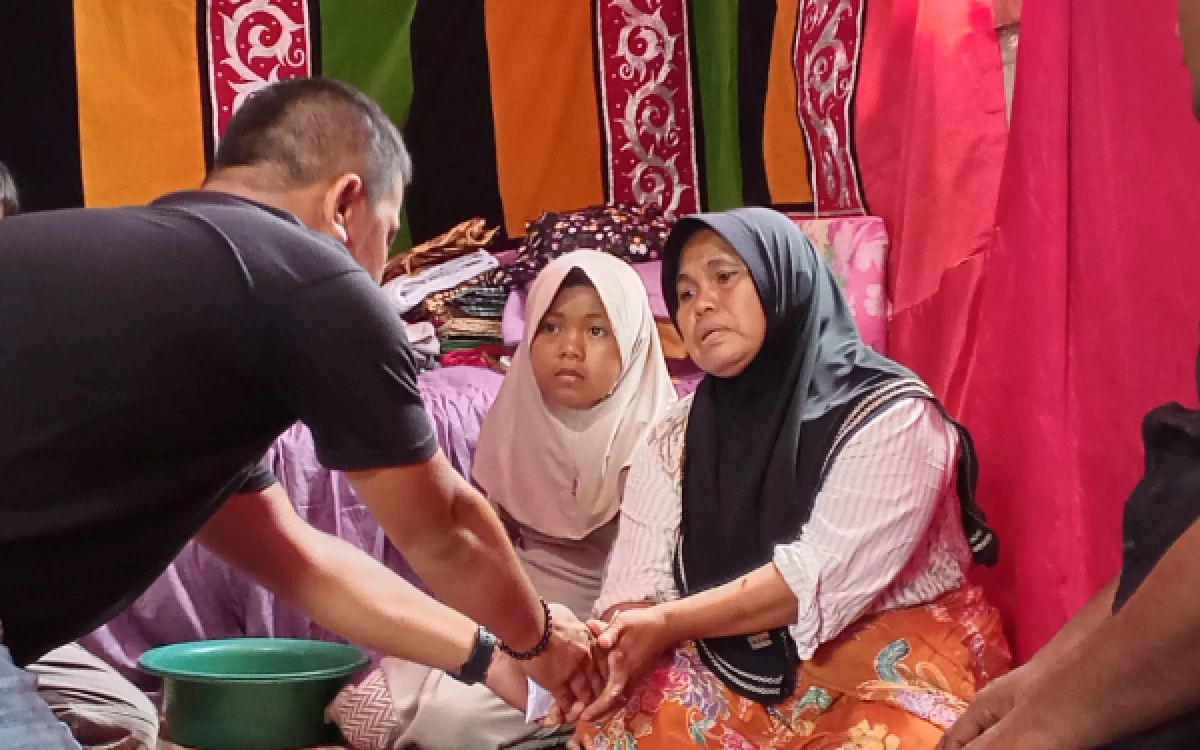 Thumbnail Berita - Warga Abdya Meninggal di Malaysia, Haji Uma dan BP3MI Aceh Fasilitasi Pemulangan Jenazah
