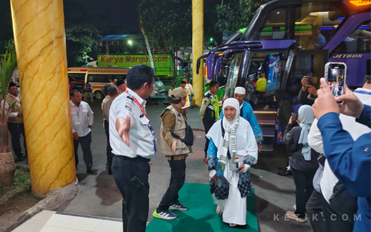 Thumbnail Berita - 28.788 Jemaah Haji Debarkasi Surabaya Telah Tiba di Tanah Air, 65 Persen dari Jumlah Keseluruhan
