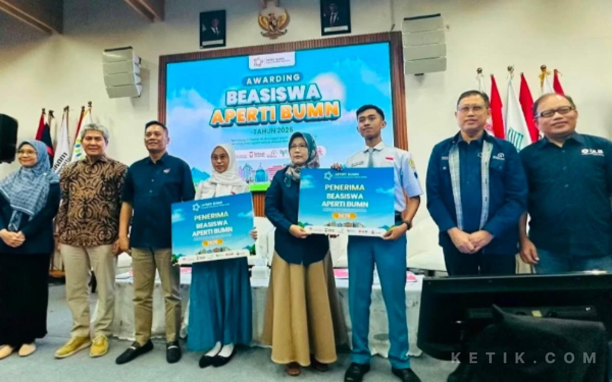 Thumbnail Berita - Aperti BUMN Anugerahkan Beasiswa Tahun 2026 Bagi 312 Mahasiswa Bertalenta Unggul di Auditorium UISI Gresik
