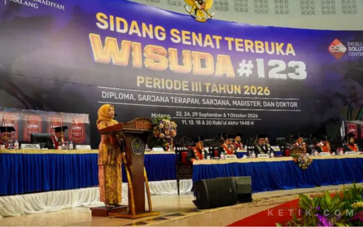 Thumbnail Berita - Sentuh Hati Wisudawan UMM, Wabup Malang: Kesuksesan Tak Lepas dari Bakti kepada Orang Tua