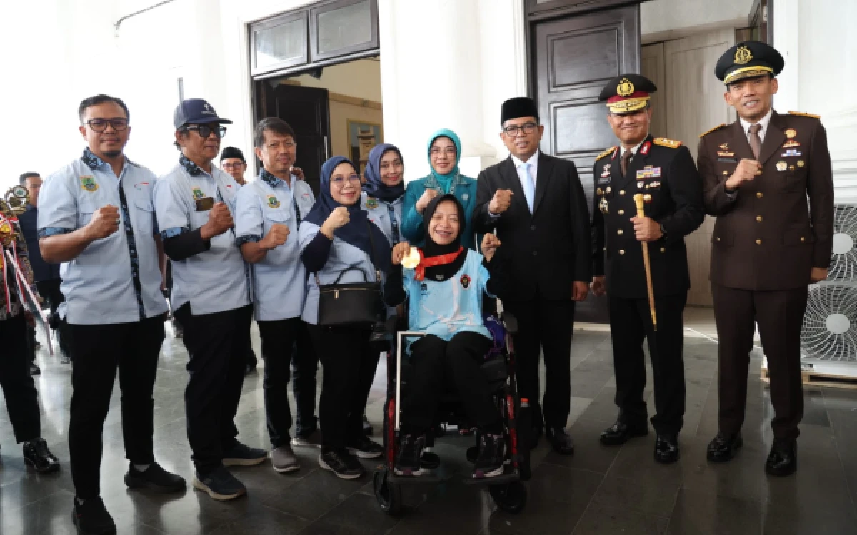 Thumbnail Berita - Harumkan Nama Indonesia, Atlet Boccia Asal Cilegon Dapat Hadiah Rumah dan Mobil dari Gubernur Banten