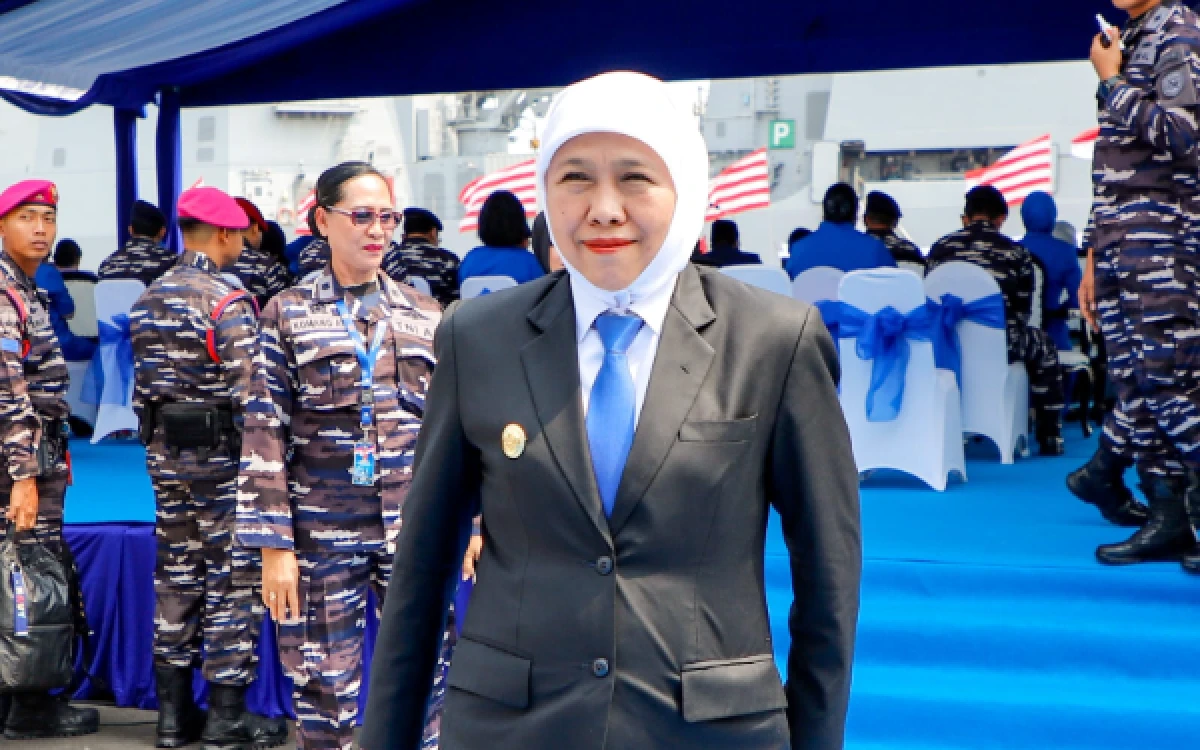 Thumbnail Berita - Hari Jadi ke-81 TNI AL, Gubernur Khofifah Apresiasi Dedikasi Prajurit Jaga Laut Jatim