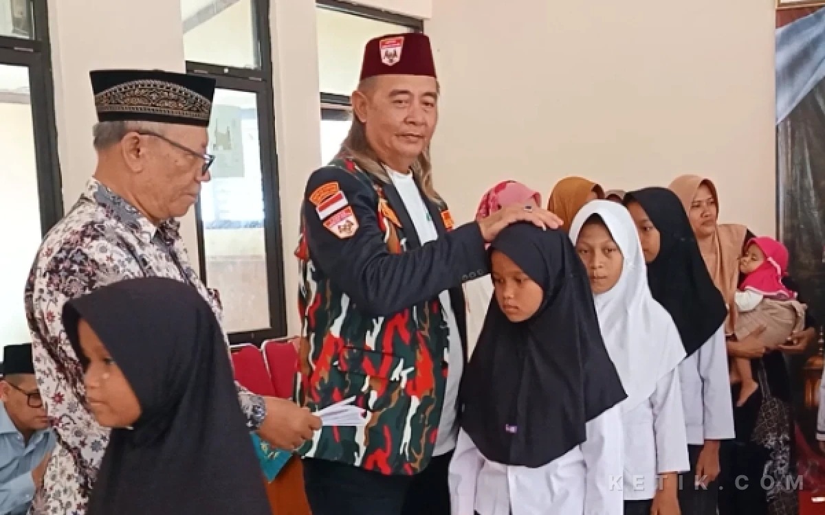 Thumbnail Berita - Ormas LMP Pemalang Gandeng Karang Taruna Jatirejo Santuni 39 Anak Yatim Piatu