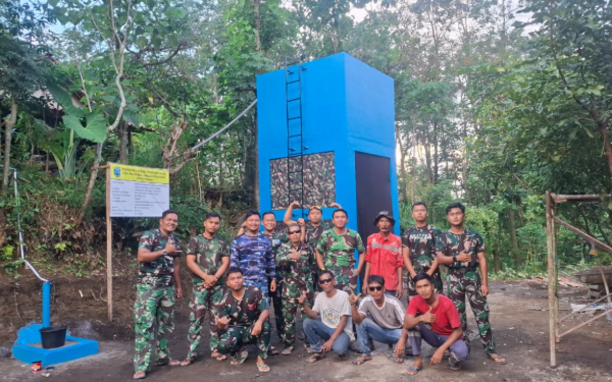 Thumbnail Berita - Satgas TMMD ke-128 Kodim 0820 Probolinggo Rampungkan Tandon SPAM Dusun Klagin
