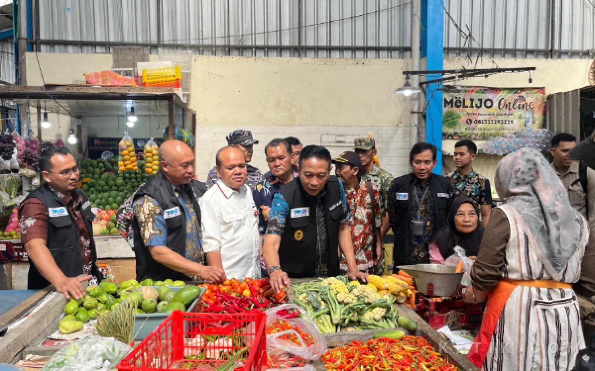 Thumbnail Berita - Kota Malang Dilanda Kenaikan Harga Cabai, Wahyu Hidayat Klaim Stok Aman