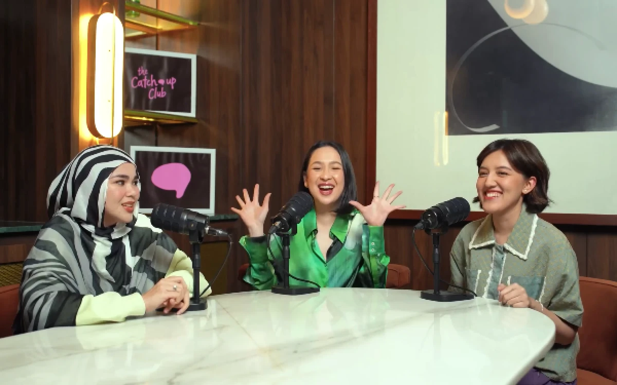Foto Sivia Azizah, Agatha Pricilla dan Ify Alissa di episode keempat podcast The Catch Up Club pada 18 Februari 2026 (Tangkap layar Youtube @TheCatchUpClub)