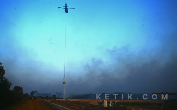 Thumbnail Berita - [FOTO] Pemadaman Kebakaran Hutan dan Lahan Palembang serta Ogan Ilir