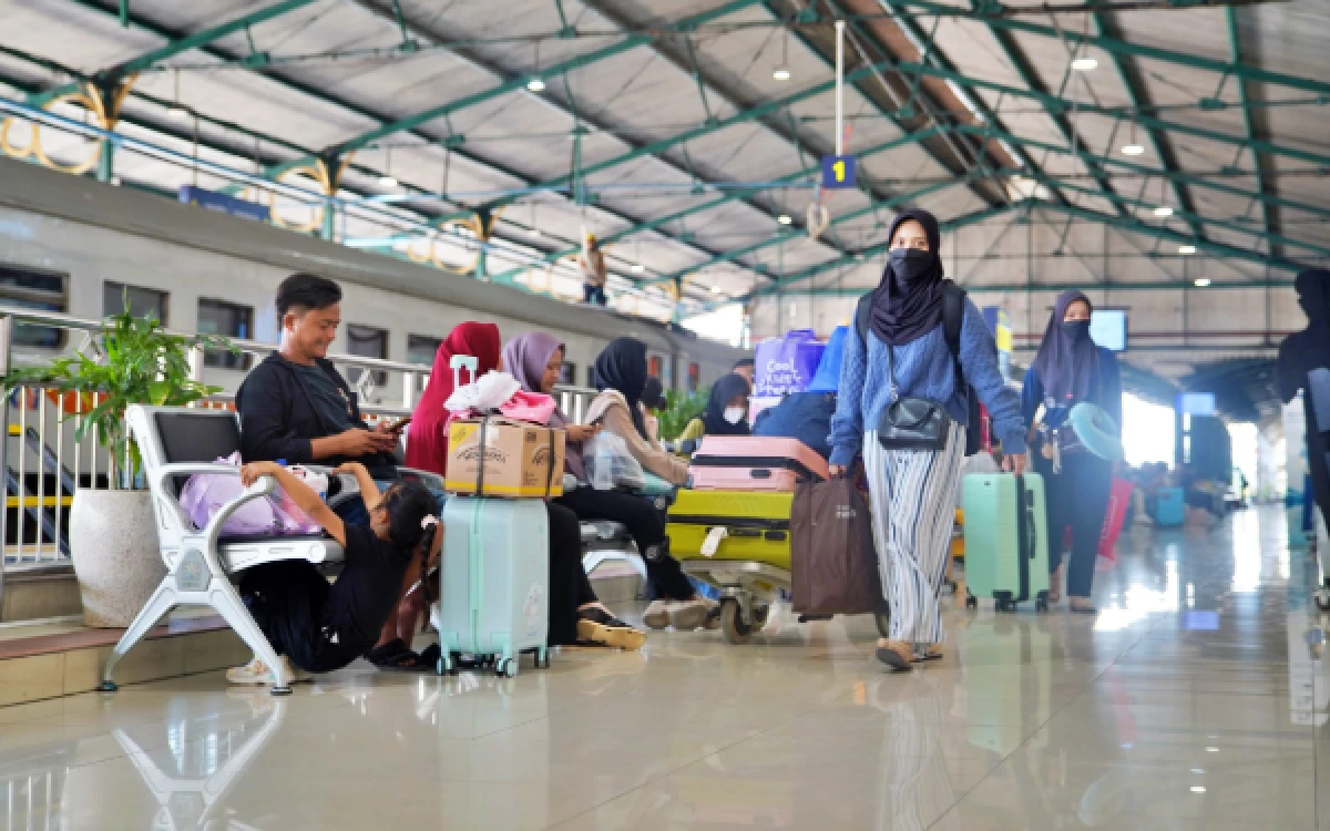 Thumbnail Berita - KAI Daop 7 Madiun Layani 77.986 Penumpang pada Libur Maulid Nabi, Naik 0,46 Persen Dibanding Liburan HUT-RI ke 81