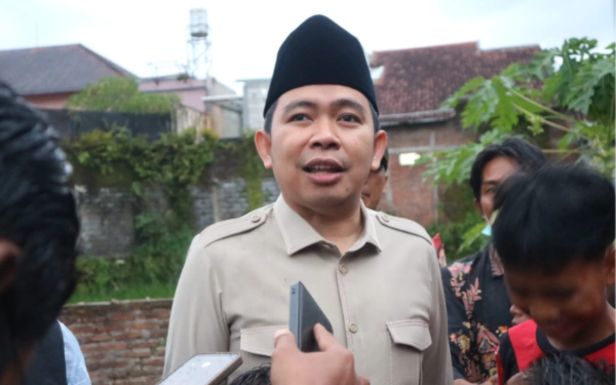 Thumbnail Berita - JLS Jember Diproyeksikan Dongkrak Wisata dan UMKM Pesisir Selatan, Gus Fawait Optimistis Kurangi Kemiskinan