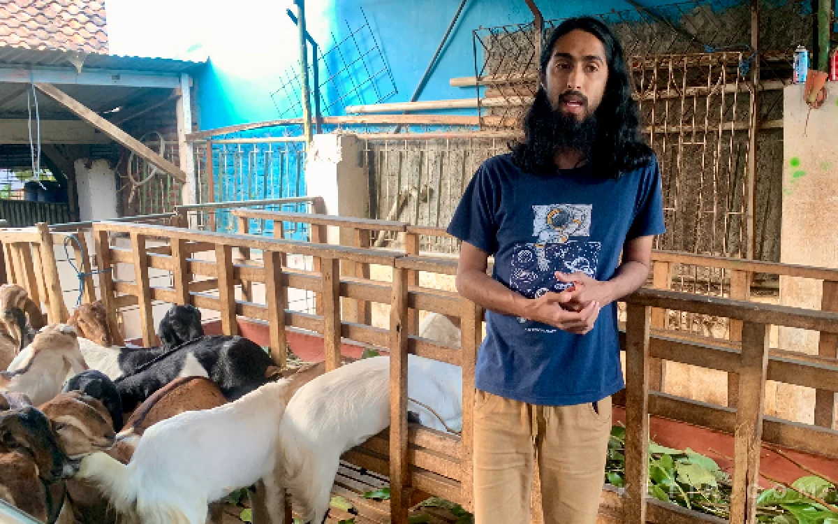 Thumbnail Berita - Viral! Penjual Kambing Kota Batu yang Disebut Mirip Yesus Ungkap Alasan Bermedsos