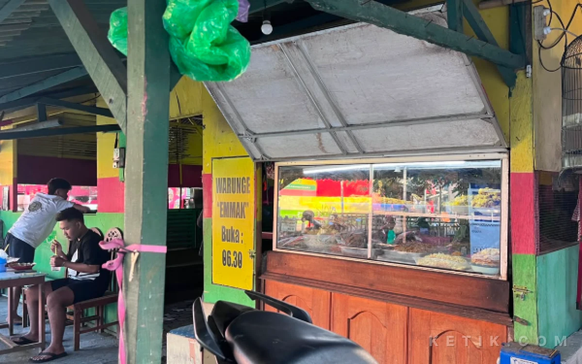 Thumbnail Berita - Warunge Emmak, Kuliner Pedas Asin Incaran Mahasiswa Madura di Malang