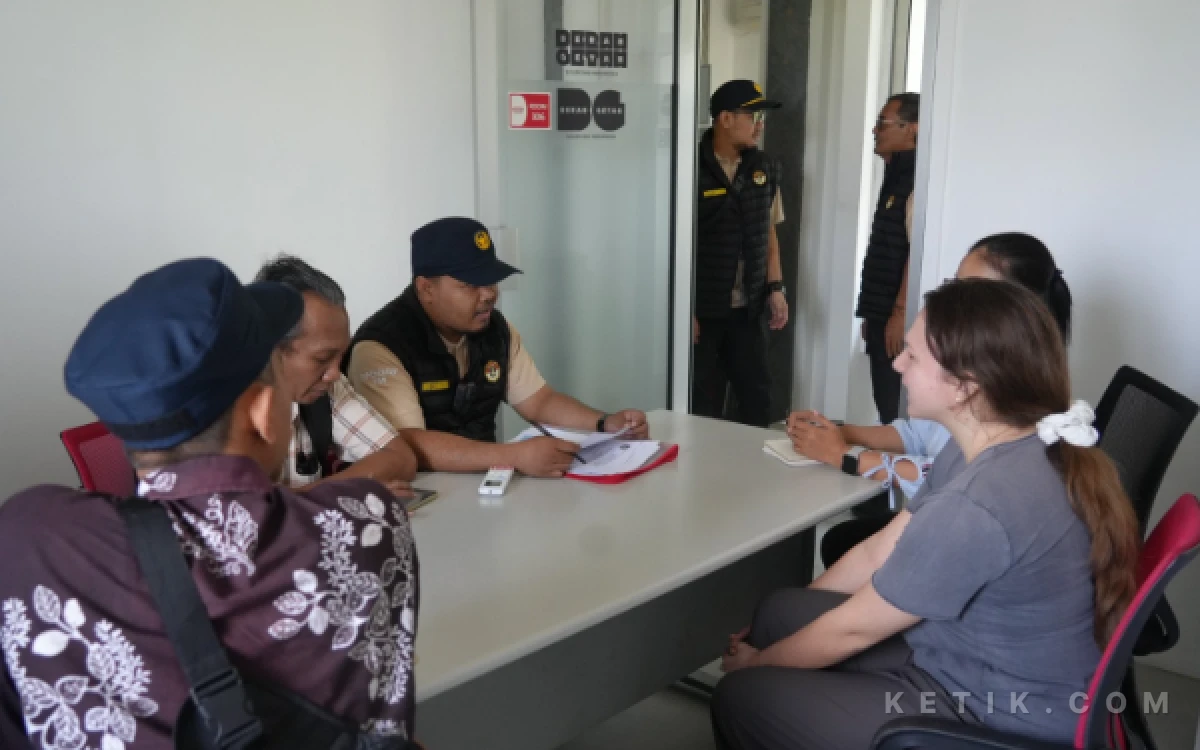 Thumbnail Berita - Operasi Pengawasan WNA di Sleman Kini Dibekali Body Camera