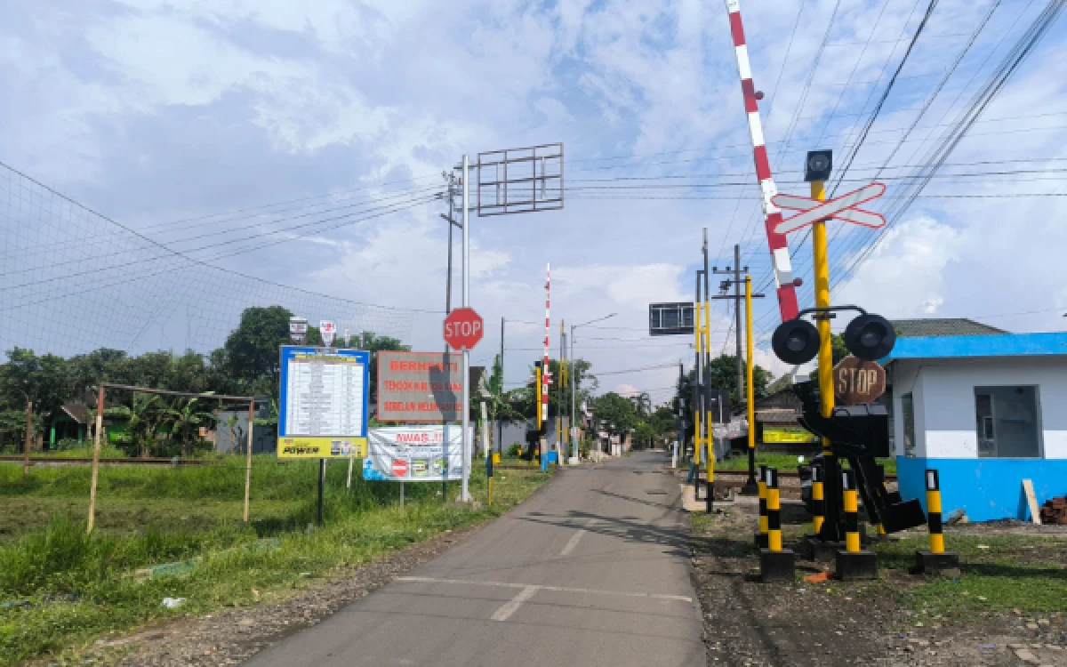 Thumbnail Berita - Perlintasan Kereta Karangpandan Malang Ditutup Malam Ini, Ini Rute Alternatifnya