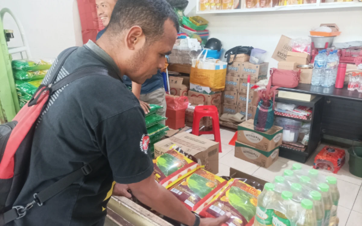 Thumbnail Berita - Stok Beras Premium di Malang Langka 3 Minggu, Begini Pengakuan Pedagang Pasar Bunulrejo