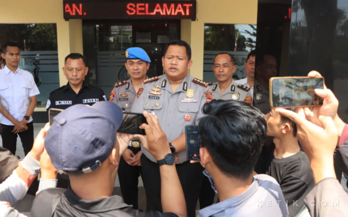 Thumbnail Berita - Soal Unggahan Story WA Diduga Intimidasi Wartawan, Kapolresta Tuban Mediasi dan Tegaskan Tetap Investigasi Internal