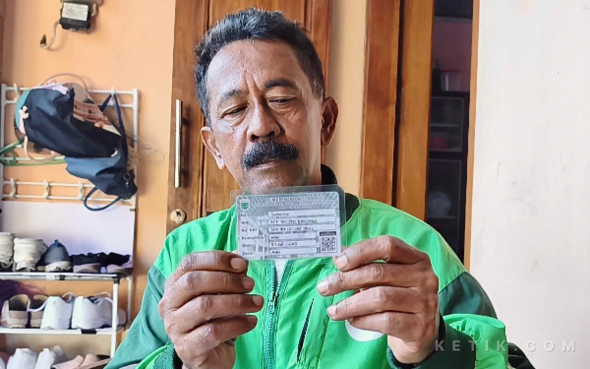 Thumbnail Berita - Hanya Pegang Kartu, Pedagang Pasar Induk Among Tani Tuntut Pemkot Batu Beri Legalitas Kios