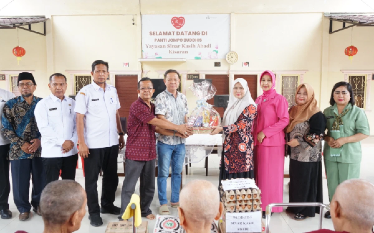 Thumbnail Berita - Ketua TP PKK Asahan Hadiri Bhakti Sosial Keagamaan, Bentuk Kepedulian kepada Anak Yatim dan Lansia