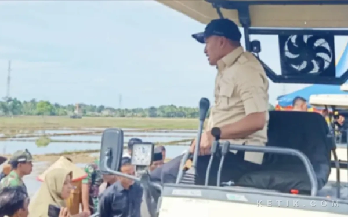 Thumbnail Berita - Bupati Abdya Targetkan Puluhan Combine dan Traktor, Siapkan Subsidi Bajak Sawah