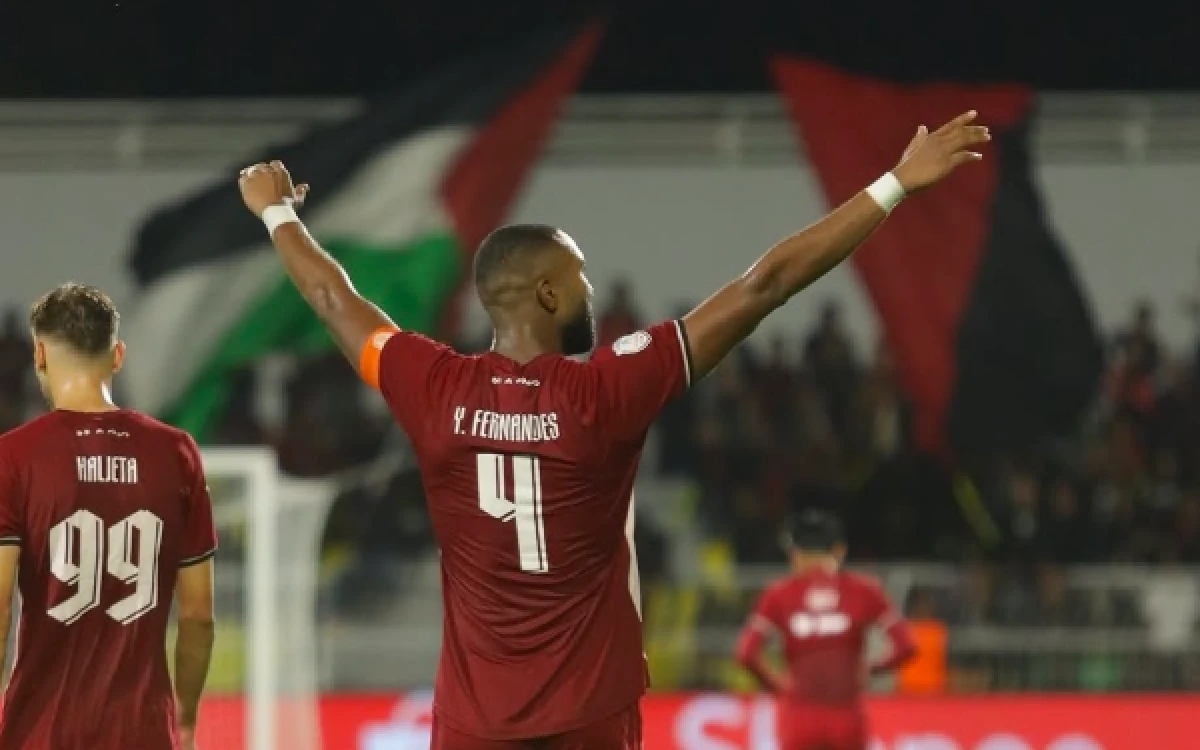 Thumbnail Berita - Yuran Fernandes Dikabarkan Mendekat ke Persebaya, Bernardo Tavares Belum Banyak Bicara