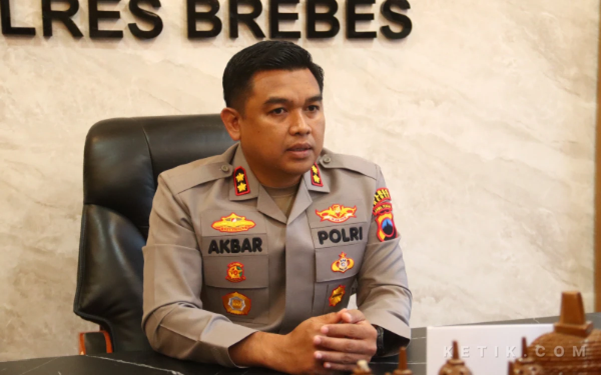 Thumbnail Berita - Polres Brebes Ungkap Kronologi Pembacokan di Randusanga Kulon, Berawal Saat Istri Pulang dari Desa Tengki