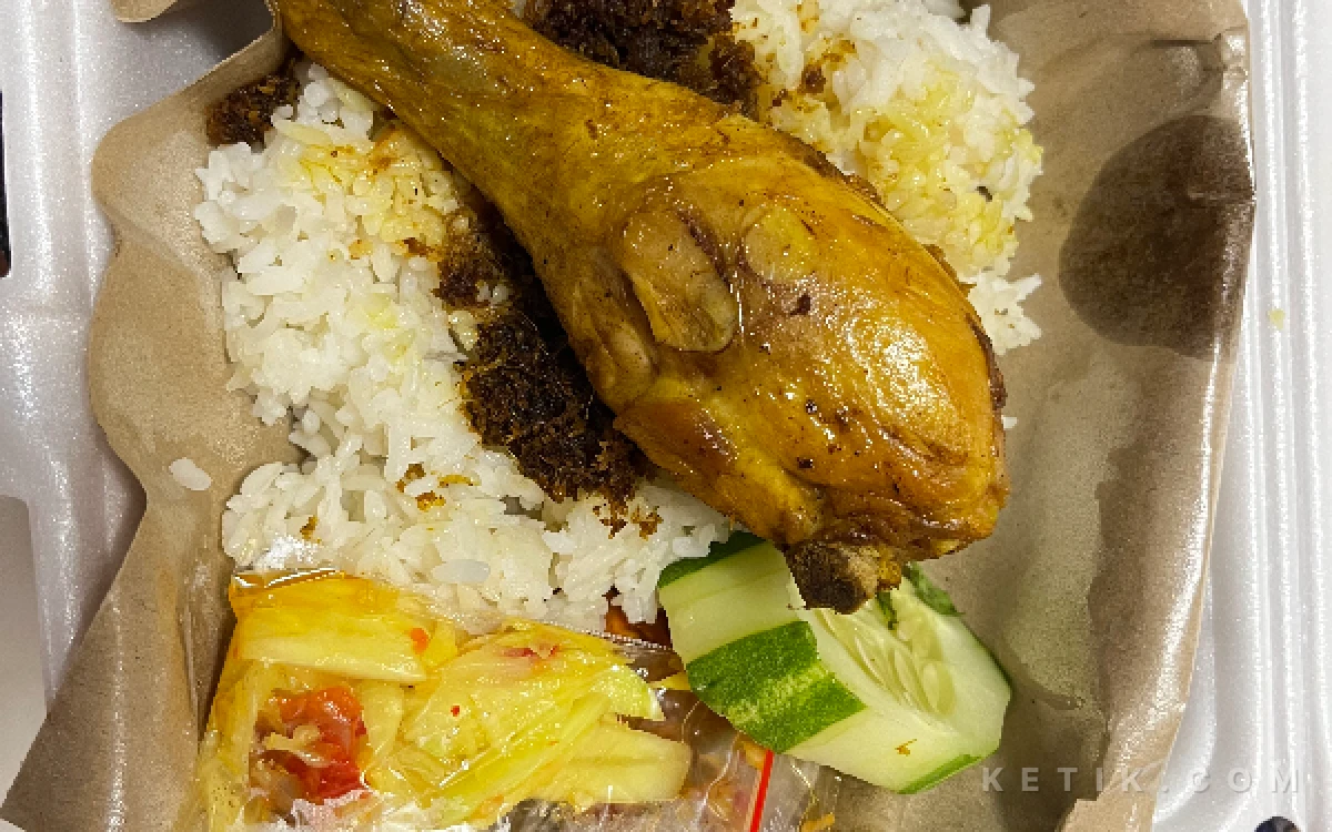 Thumbnail Berita - Nasi Bebek Enak di Surabaya, Coba Kedai Bebek Hayu