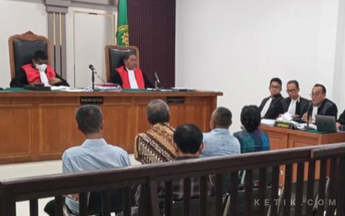 Thumbnail Berita - Eks Kadisbun Sumsel Ungkap Program Plasma di Sidang Korupsi BRI, Delapan Terdakwa Belum Ditahan
