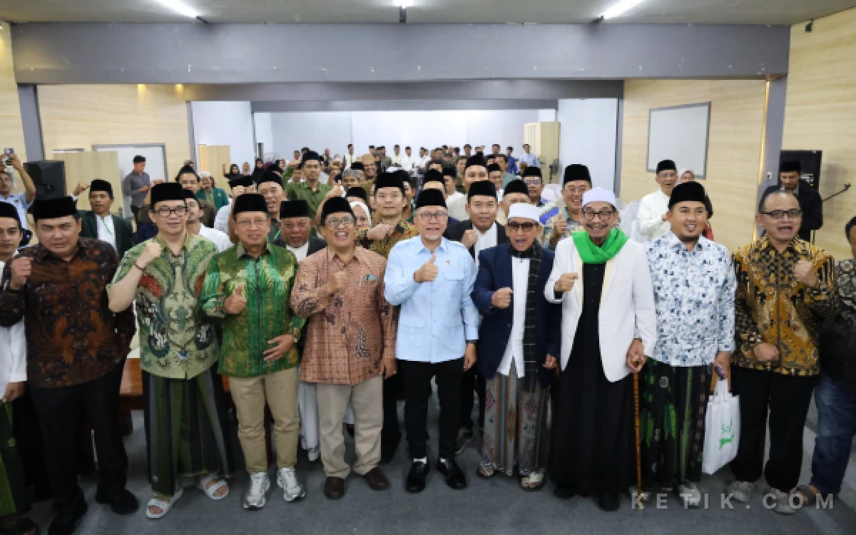 Thumbnail Berita - Halaqoh Kebangsaan HEBITREN: Saat Pesantren Bersiap Jadi Raksasa Ekonomi Halal