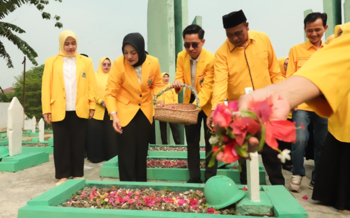 Thumbnail Berita - HUT Ke-62 Golkar, Adde Rosi: Politik untuk Kesejahteraan Rakyat