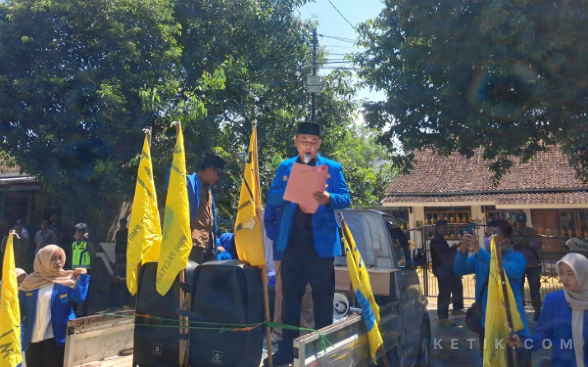 Thumbnail Berita - Soroti Degradasi Nilai Pancasila, PMII Pacitan Minta Pejabat Bisa Jadi Contoh Anak Muda