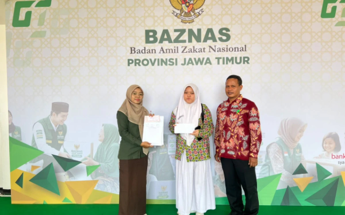 Thumbnail Berita - Cerita Aulia, Penghafal Al Quran yang Terima Bantuan Pendidikan BAZNAS Jatim
