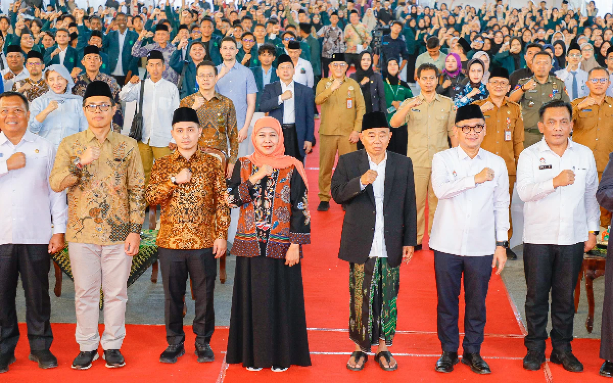 Thumbnail Berita - Lemhannas Apresiasi Jatim Role Model Penguatan SDM dan Ketahanan Pangan Nasional, Gubernur Khofifah Tegaskan Sinergitas Kunci Keberhasilan Pembangunan