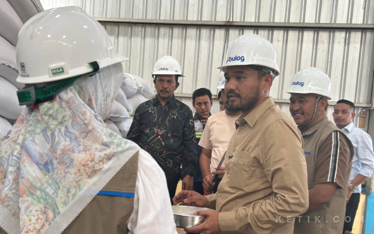 Thumbnail Berita - Reses di Abdya, Jamaluddin Idham Tinjau Stok Beras dan Serap Aspirasi Bulog