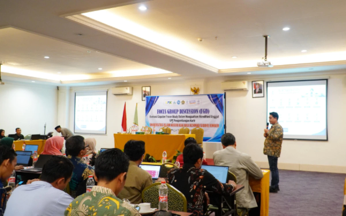 Thumbnail Berita - Jadi Narasumber FGD di UIN KHAS Jember, Kepala Pusat Pengembangan Karier UIN Malang Tekankan Peran Trace Study
