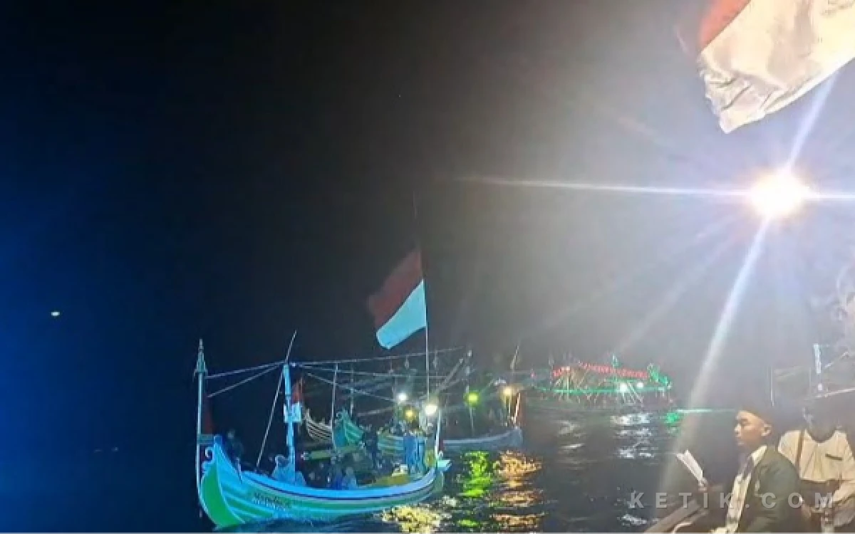 Thumbnail Berita - Salawat Burdah Menggema di Laut Jangkar Situbondo, Doakan Keselamatan dan Keberkahan Daerah