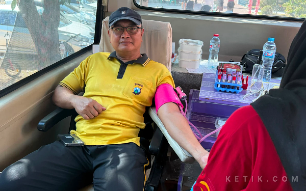 Thumbnail Berita - Hadiri HUT Ke-81 RRI, Personil Polres Madiun Kota Ikuti Donor Darah