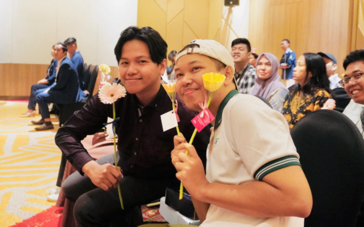 Foto Kegiatan talk show bertajuk "Indahnya Bincang Isyarat" yang diselenggarakan oleh Grand Mercure Malang Mirama bersama Omah Gembira dihadiri oleh banyak peserta. (Foto: Grand Mercure Malang Mirama for Ketik.com)